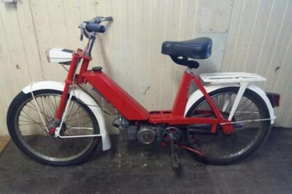 Co powinien mieć motorower? Przewodnik po przepisach prawa