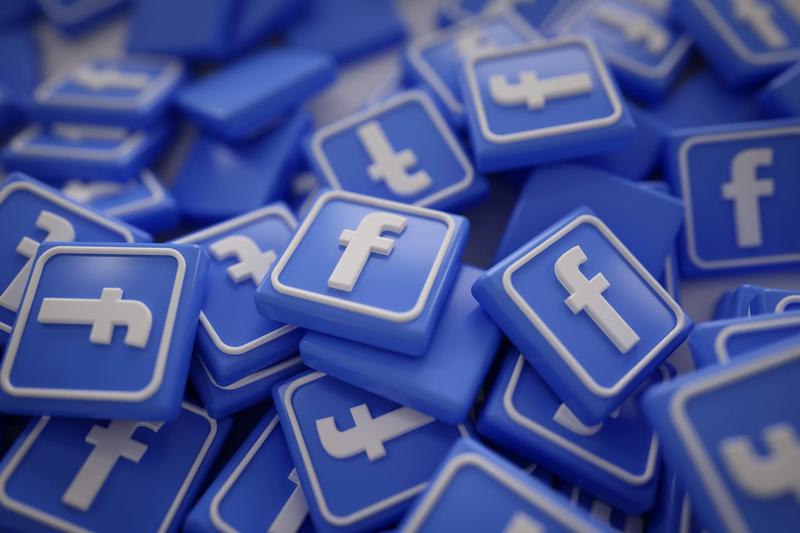 Zmiana języka na Facebooku