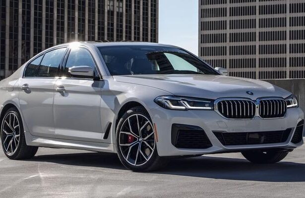 BMW 5 w 2023 roku: Odkryj innowacje i zmiany, które zachwycą każdego fana motoryzacji