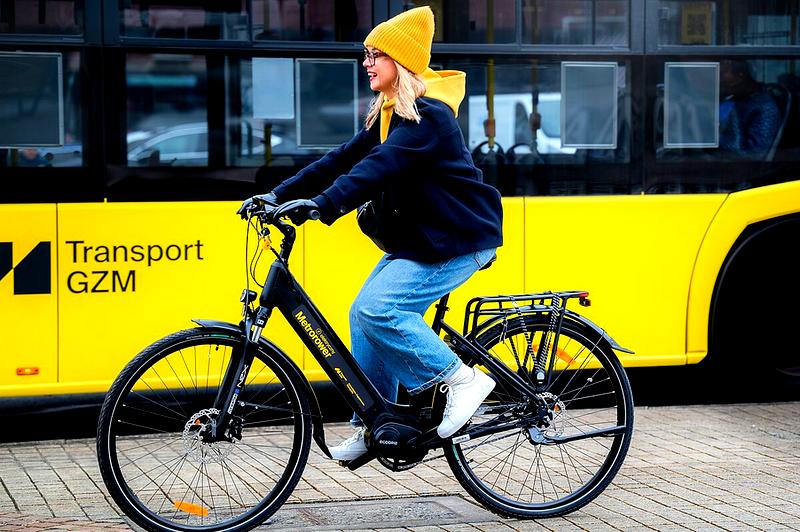 Motorower na ścieżkach rowerowych