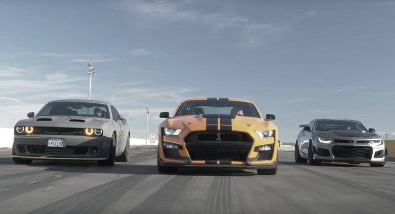 Camaro czy Mustang — porównanie legend motoryzacji i test osiągów