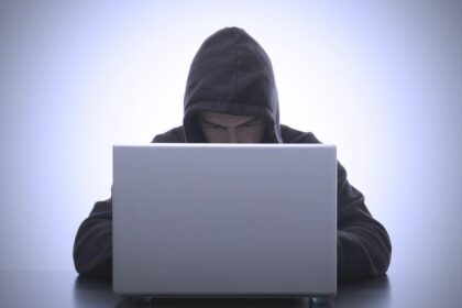 Hakerzy w filmach a rzeczywistość: które mity o programistach są prawdziwe?